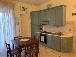 Appartamento piano terra a 300 metri dal mare  : appartamento In vendita  Lido di Camaiore